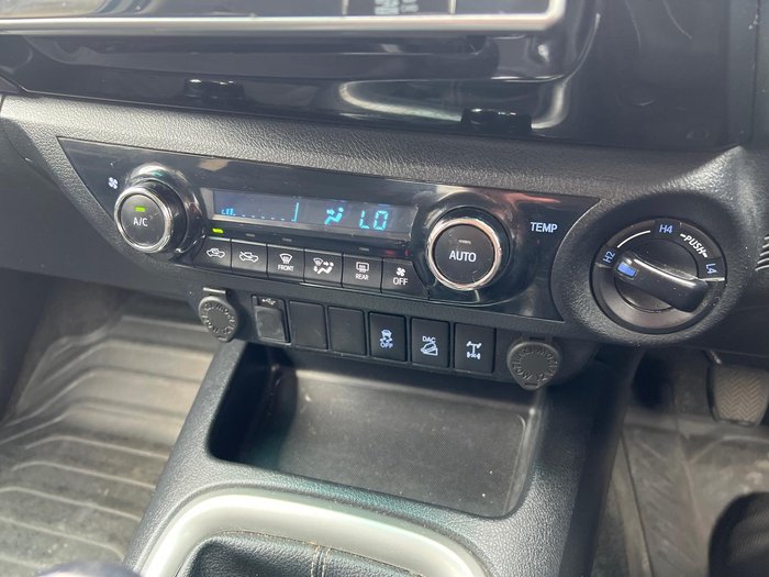 2019 Toyota Hilux SR5