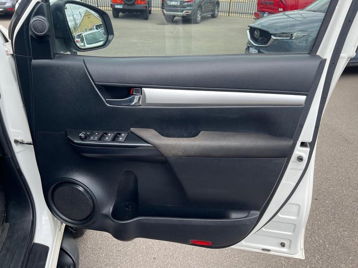 2019 Toyota Hilux SR5