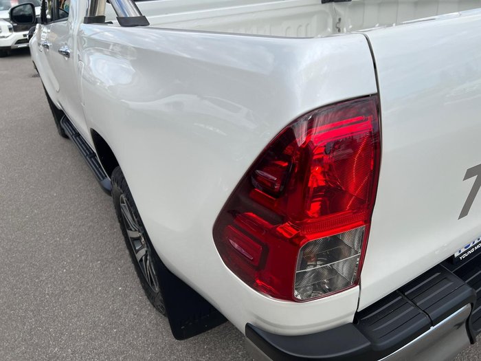 2019 Toyota Hilux SR5