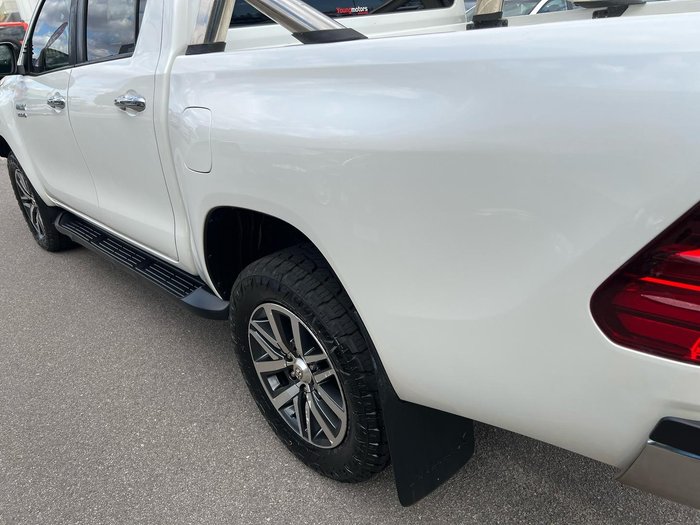 2019 Toyota Hilux SR5