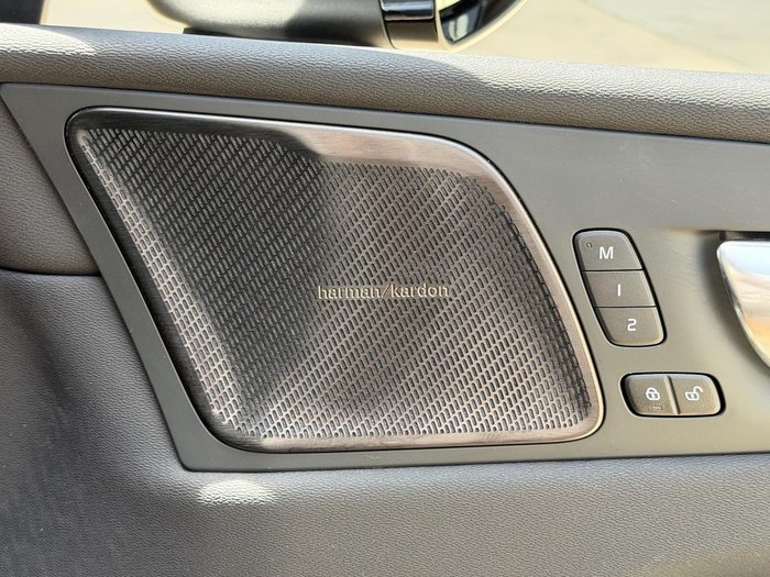 2024 Volvo XC60 Ultimate B5 Bright MY24 AWD Onyx Black