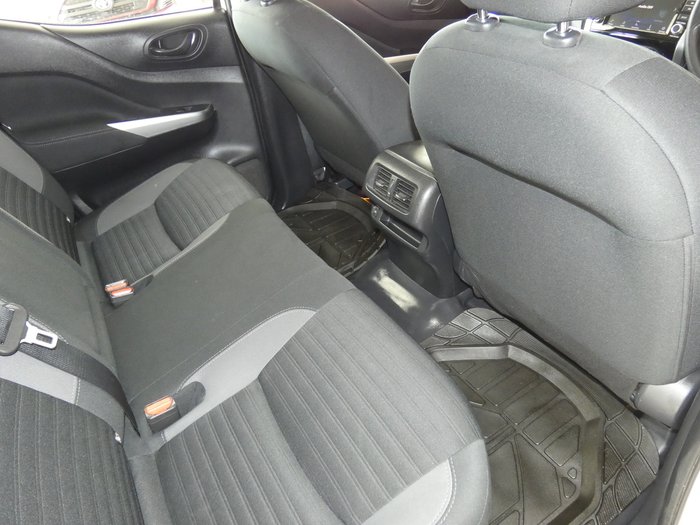 2021 Nissan Navara SL