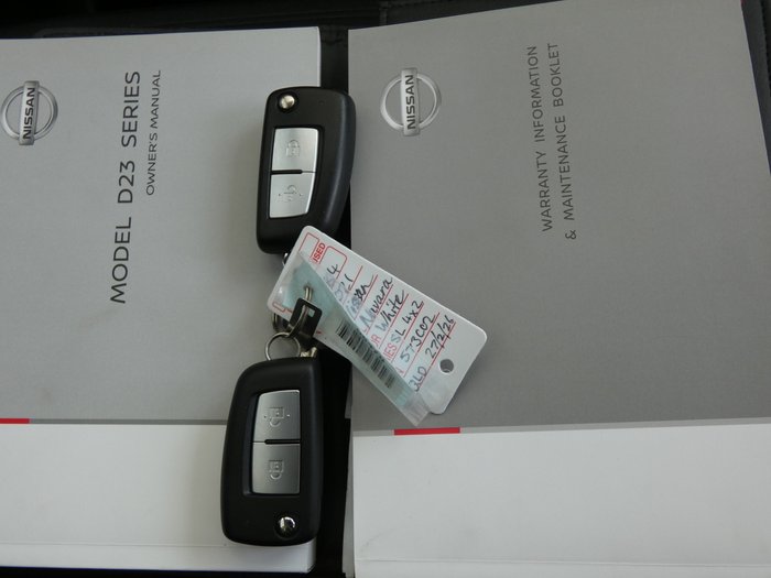 2021 Nissan Navara SL