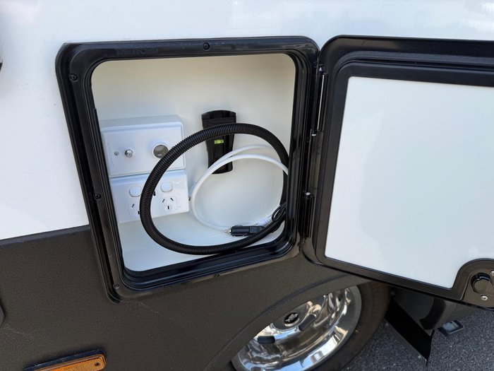 2025 JB Caravans Jb Touring Single Beds Save $24,150 Was $241,500