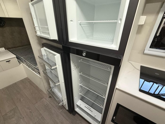 2025 JB Caravans Jb Touring Single Beds Save $24,150 Was $241,500