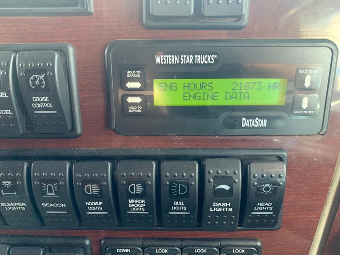 2018 Western Star 4900 Series 4900FXC White