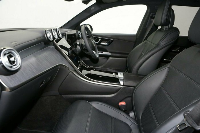 2024 Mercedes-Benz GLC-Class GLC300