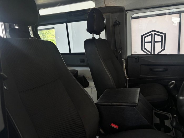 2012 Land Rover Defender 90 MY12 4X4 Constant Fuji White