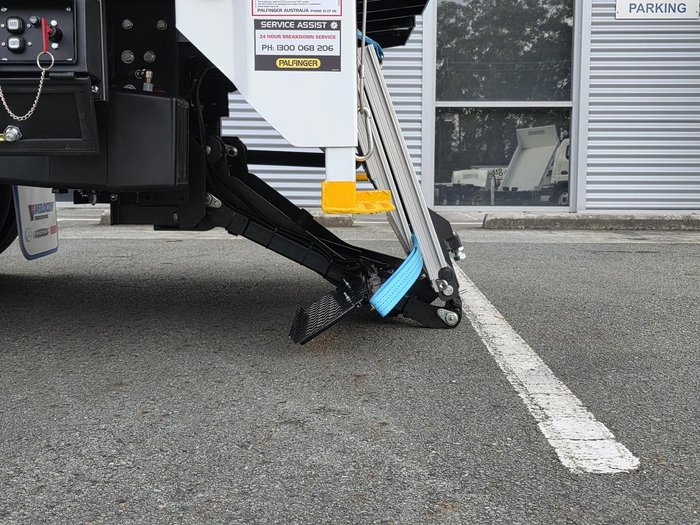 2025 Fuso Canter 515 WHITE