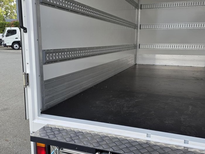 2025 Fuso Canter 515 WHITE