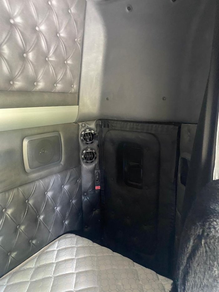 2021 Kenworth T610 Series T610SAR