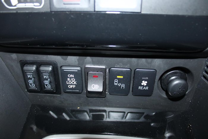 2016 Mitsubishi Pajero Sport Exceed