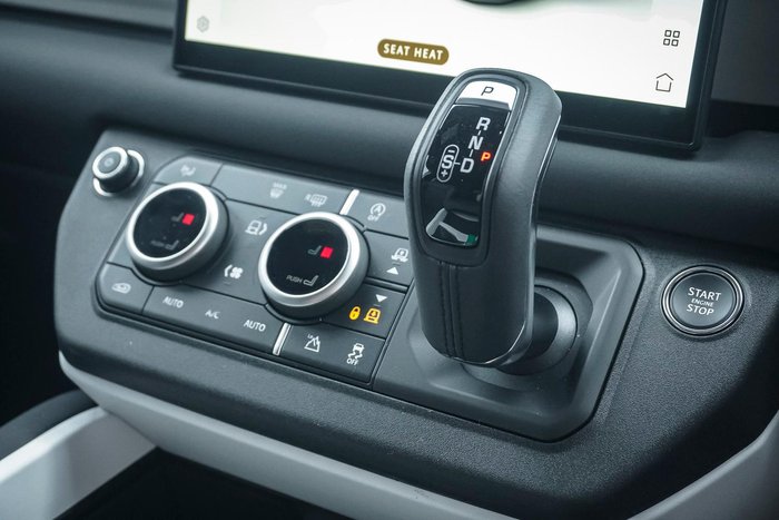 2025 Land Rover Defender 110 D250 S