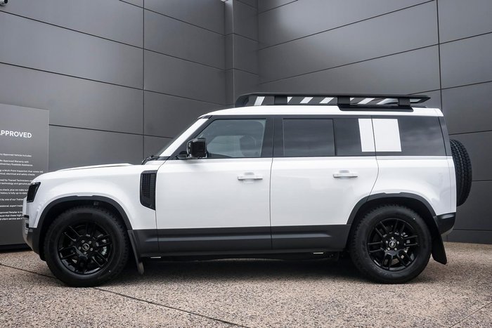 2025 Land Rover Defender 110 D250 S