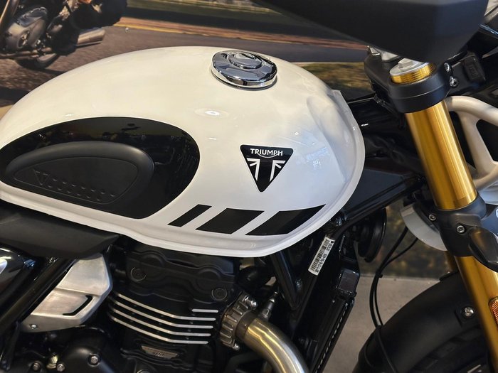 2025 Triumph Scrambler 400 XC Scrambler White