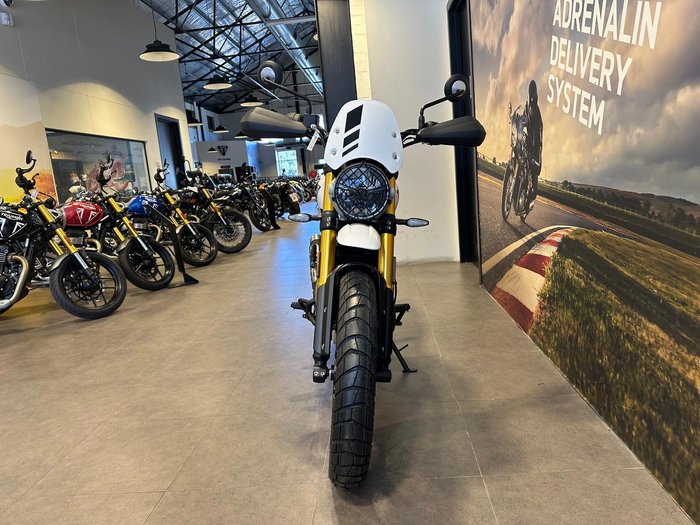 2025 Triumph Scrambler 400 XC Scrambler White