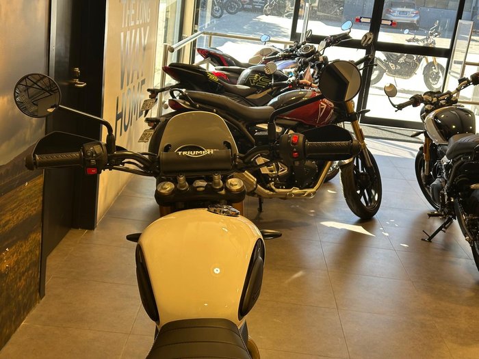 2025 Triumph Scrambler 400 XC Scrambler White