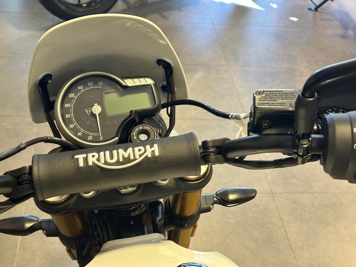 2025 Triumph Scrambler 400 XC Scrambler White