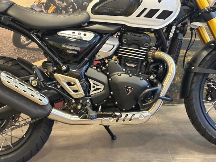 2025 Triumph Scrambler 400 XC Scrambler White