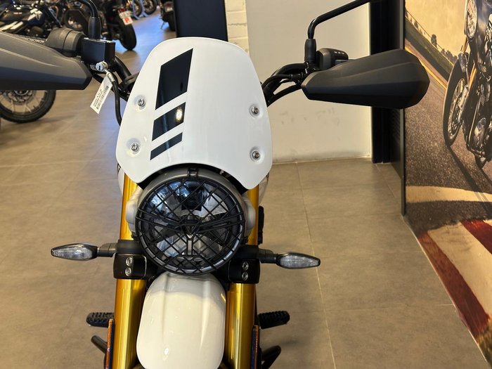 2025 Triumph Scrambler 400 XC Scrambler White