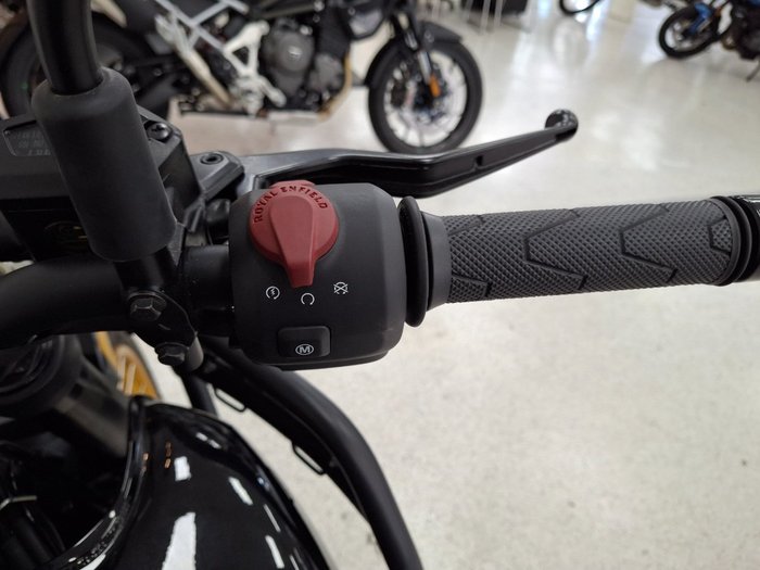 2025 Royal Enfield HIMALAYAN 450 Black