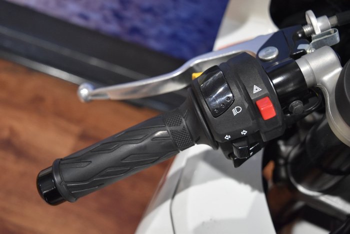 2009 Suzuki GSX-R750 White