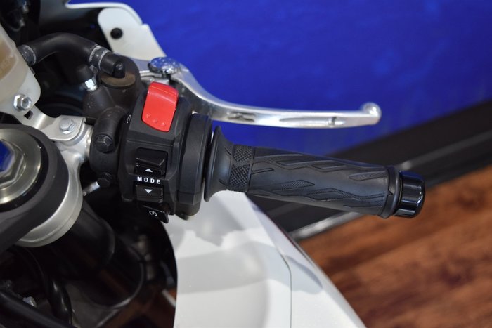 2009 Suzuki GSX-R750 White