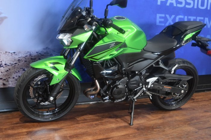 2022 Kawasaki Z400 Black