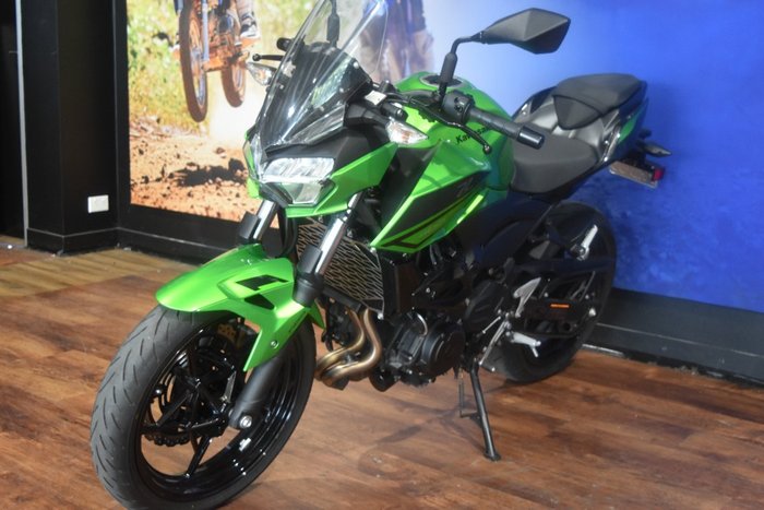 2022 Kawasaki Z400 Black