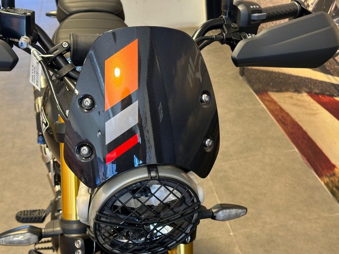 2025 Triumph Scrambler 400 XC Scrambler Grey