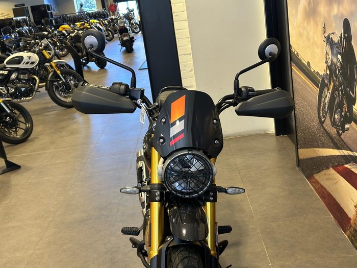 2025 Triumph Scrambler 400 XC Scrambler Grey