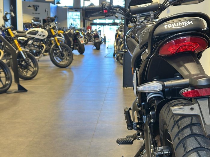 2025 Triumph Scrambler 400 XC Scrambler Grey