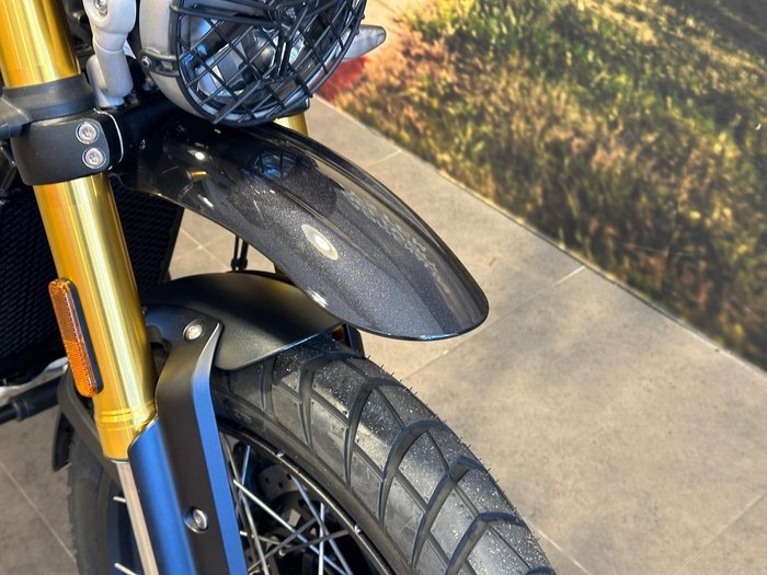 2025 Triumph Scrambler 400 XC Scrambler Grey