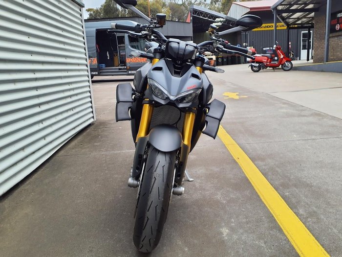 2024 Ducati Streetfighter V4 S Streetfighter Grey