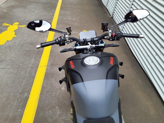 2024 Ducati Streetfighter V4 S Streetfighter Grey