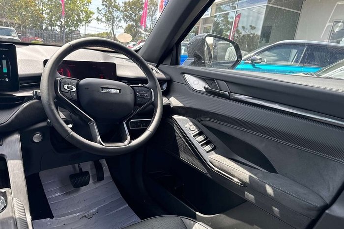 2025 GWM Haval H6GT Ultra PHEV B03 4X4 On Demand Golden Black (8T01)