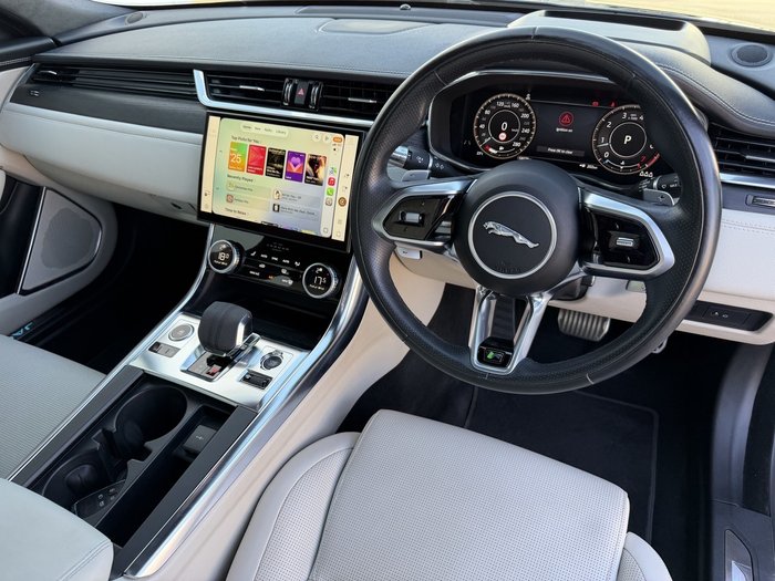 2021 Jaguar XF P300 R-Dynamic HSE