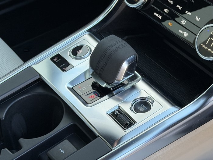 2021 Jaguar XF P300 R-Dynamic HSE