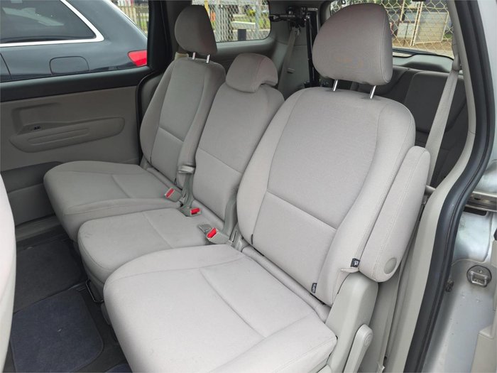2017 Kia Carnival S YP MY18 Silky Silver