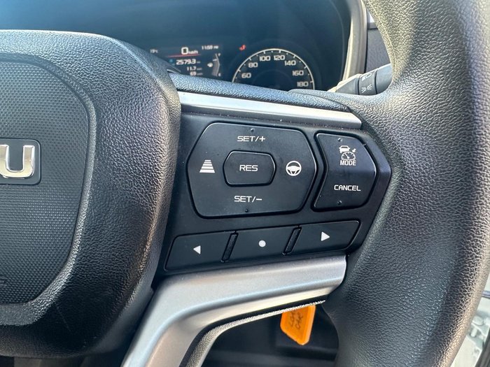 2023 Isuzu D-MAX LS-M