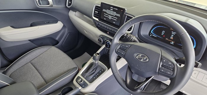 2025 Hyundai Venue Elite QX.V5 MY25 Shimmering Silver & Abyss Black Roof
