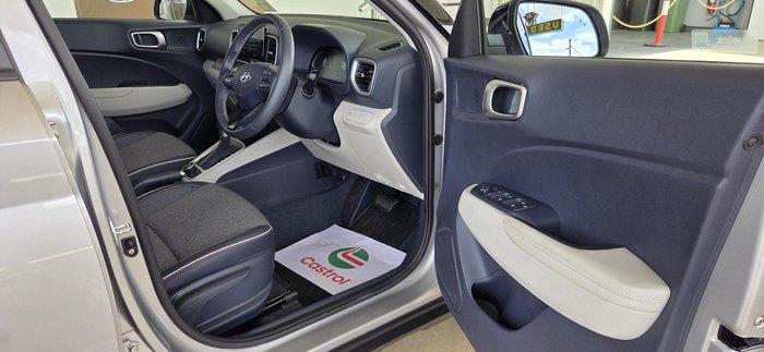 2025 Hyundai Venue Elite QX.V5 MY25 Shimmering Silver & Abyss Black Roof