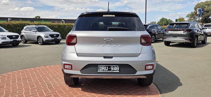 2025 Hyundai Venue Elite QX.V5 MY25 Shimmering Silver & Abyss Black Roof