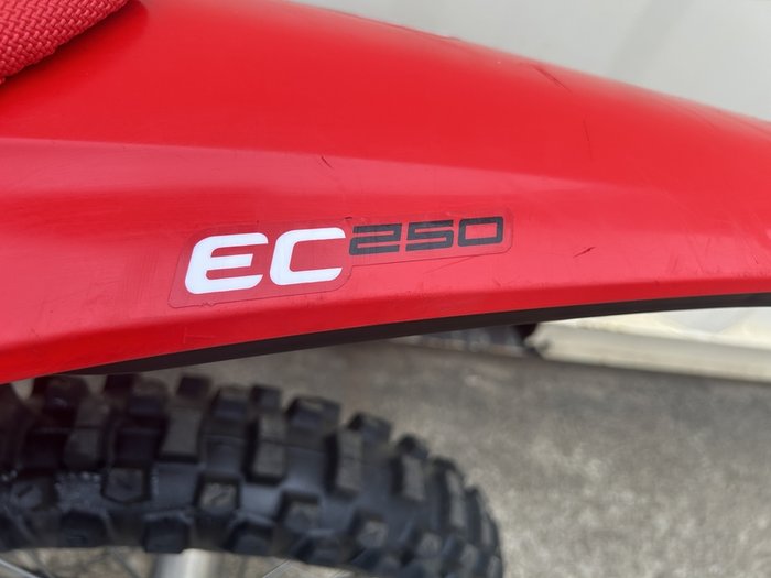 2024 GAS GAS EC 250 ENDURO RED