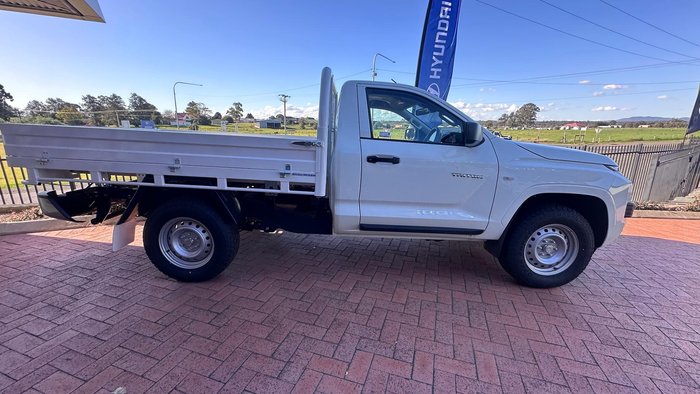 2025 Mitsubishi Triton GLX