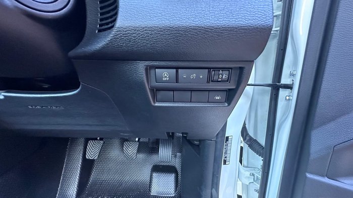 2025 Mitsubishi Triton GLX