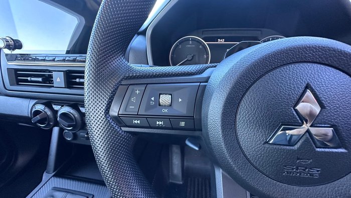 2025 Mitsubishi Triton GLX