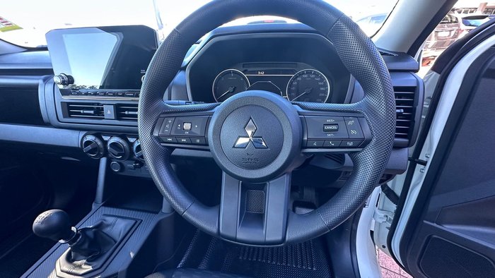 2025 Mitsubishi Triton GLX