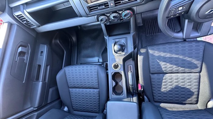 2025 Mitsubishi Triton GLX