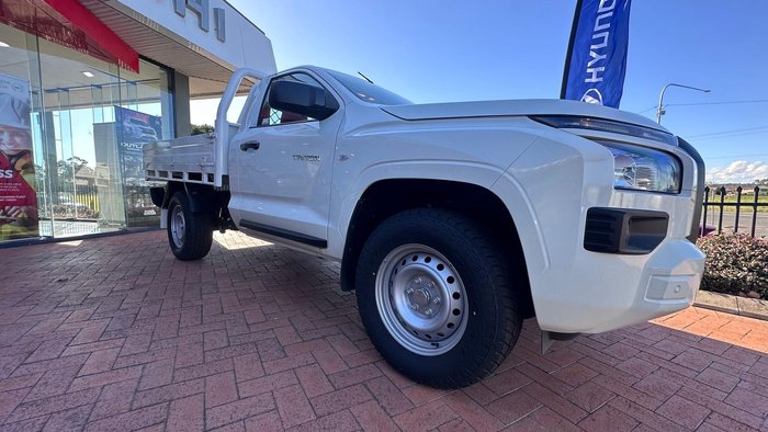 2025 Mitsubishi Triton GLX